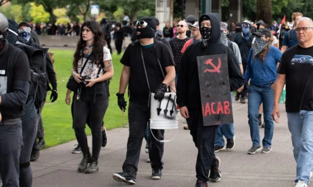 "Αντάρτες" με τα λεφτά του μπαμπά οι αναρχικοί στην Γερμανία